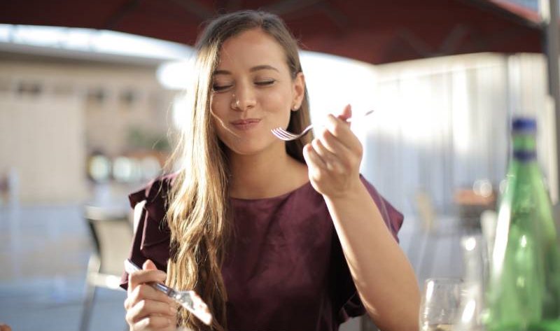 toujours faim même après avoir mangé